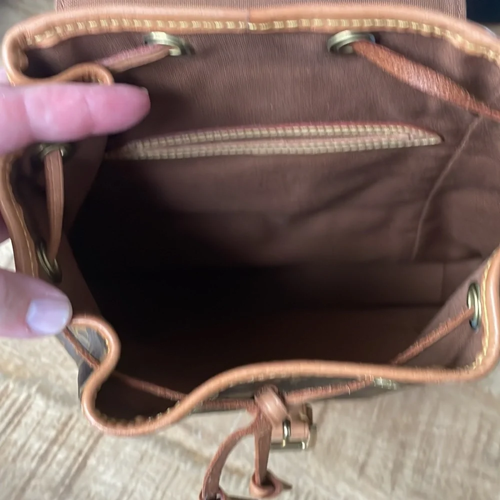 Louis Vuitton back pack - Picture 6 of 6